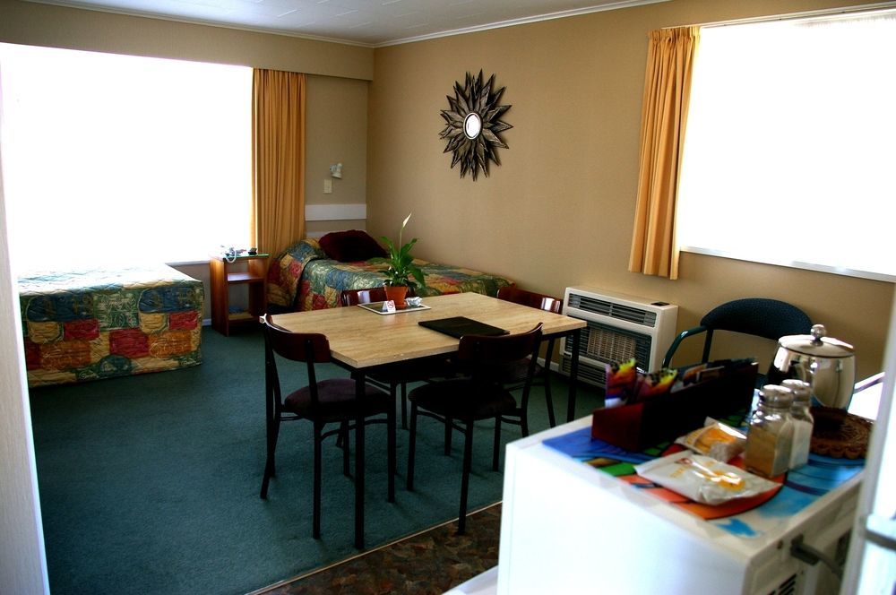 Totara Lodge Motel Левин Экстерьер фото